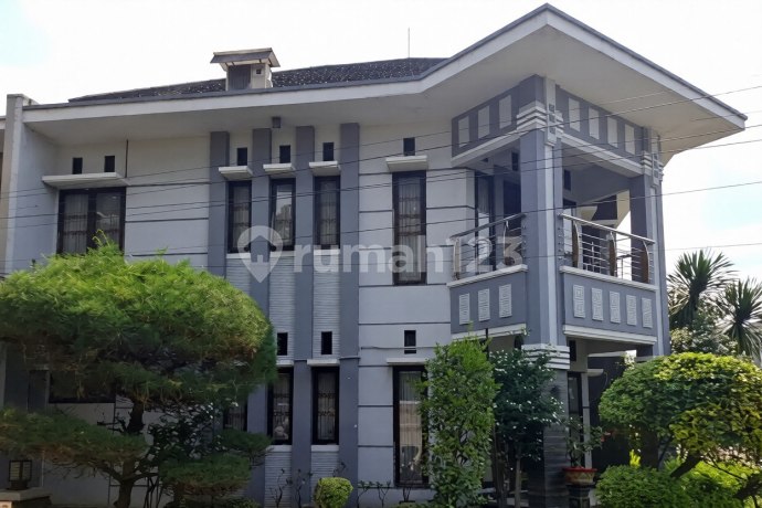 Lelang Rumah Mewah 2 Lantai Bandung Komp Padmae Regency