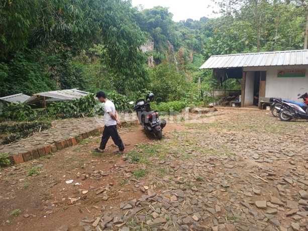 Dijual Tanah Udah Jadi Villa ******** m² 1136.0 SHM di Arcamanik