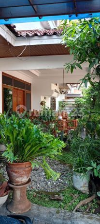 Rumah 2 Lantai Terawat Sudah SHM Luas Banget Rumah 2 Lantai Terawat Sudah SHM Luas Banget