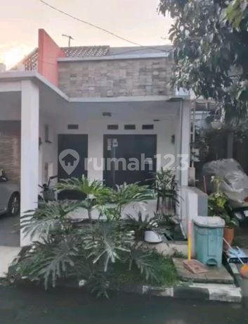 Rumah Sirkulasi Sehat Di De Lavender No C11, Jalan Depok Raya, Antapani, Bandung