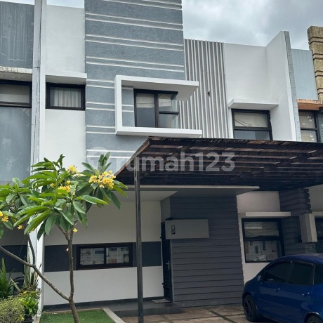 Quick Sale House in Greenwoods - Pamulang 8 Residence