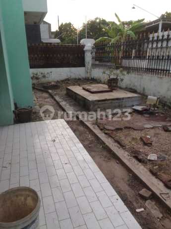 perumahan pucang Indah Sidoarjo dekat alun2 keramaian gor petra