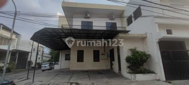 Rumah Hook Darmo Indah Timur Strategis