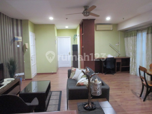 For rent annually, Puri Garden apartment, very nice interior.