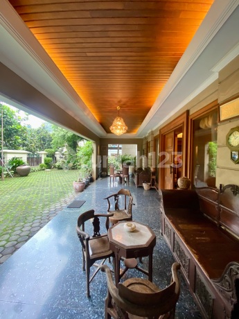 Turun Harga Rumah Mewah di Simprug Golf Dekat Senayan City Turun Harga Rumah Mewah di Simprug Golf Dekat Senayan City