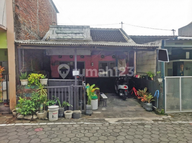 Rumah Minimalis di Graha Jangli Permai