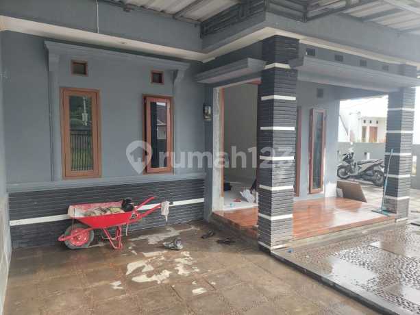 Rumah Terawat Komplek Banyu Biru Ciwastra