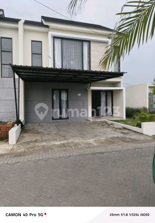 Rumah Mewah Dua Lantai Harga Ekonomi