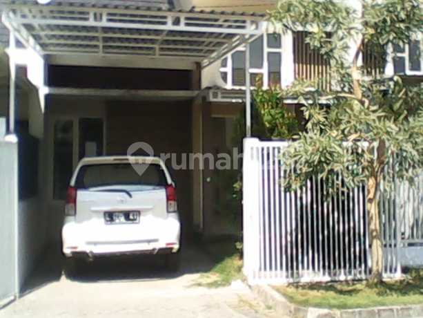 Rumah Lingkungan Mewah Dijual Apa Adanya