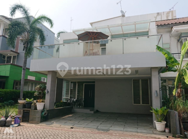 DIJUAL Rumah Grand Puri Grisenda PIK, uk. 8x16.5m2 Fully Furnished Bagus !! (TINGGAL PAKAI !!)