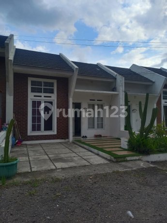 Affordable Ready-to-Occupy House in a Scenic Environment in East Bandung