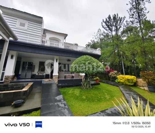 Rumah Nyaman Dua Lantai dengan Halaman Luas View Gunung di Klaster Venesia Sentul City Rumah Nyaman Dua Lantai dengan Halaman Luas View Gunung di Klaster Venesia Sentul City