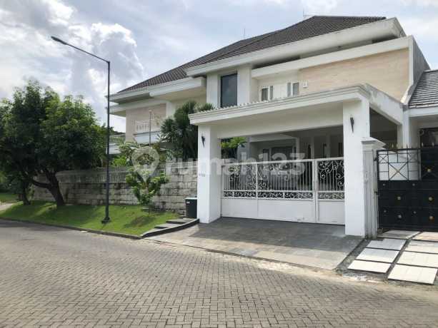 Rumah Hook Luas 731 Di Perumahan Elit Graha Family Surabaya Barat