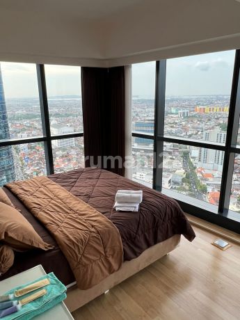 Sewa Apartemen The Peak Private Lift Full Furnish Tunjungan Plasa