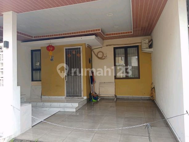 Rumah Terbaik Grand Batavia Semi Furnished Siap Huni