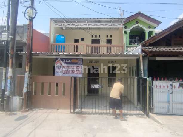 Rumah Terenovasi 2Lt Murah di Villa Gading Baru Bekasi Jawa Barat