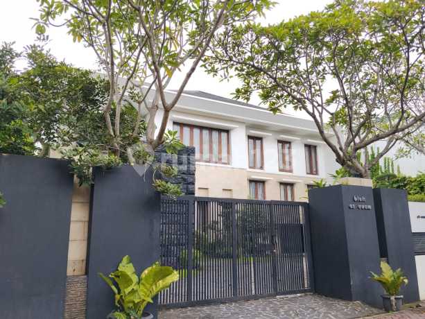 Rumah Mewah Lt 1.211M² di Komp Puri Megah Cipondoh Kota Tangerang Rumah Mewah Lt 1.211M² di Komp Puri Megah Cipondoh Kota Tangerang