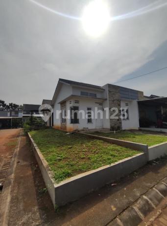 Rumah Komplek Hook Luas 