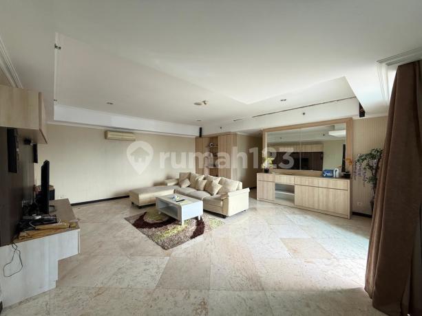 Selling Below Market! 3 Bedroom Apartment in Bellagio Residence Mega Kuningan. Perfect for Investment!