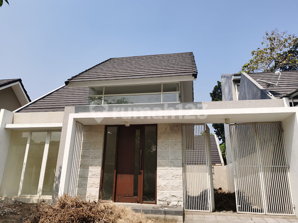 Rumah dengan Desain Minimalis Dalam Perumahan Premium Citra Grand Mutiara Rumah dengan Desain Minimalis Dalam Perumahan Premium Citra Grand Mutiara