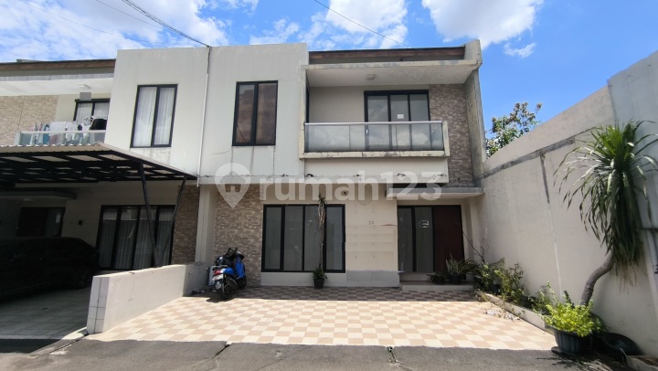 Rumah 2 lantai di cluster Elysian Residence Kebagusan Ps Minggu, Jakarta Selatan Rumah 2 lantai di cluster Elysian Residence Kebagusan Ps Minggu, Jakarta Selatan