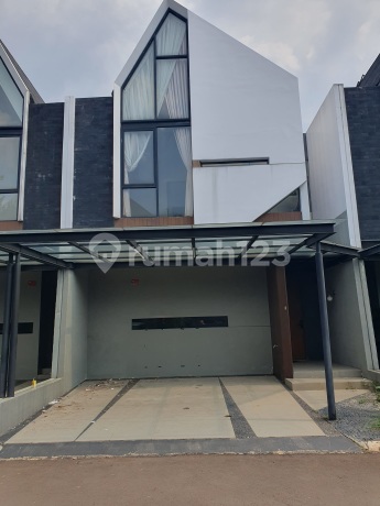 Nice 2-story house in the Grand Trevista Rempoa cluster, South Tangerang