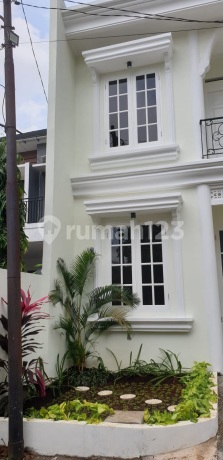 Dijua Cepat Rumah Baru 2 Lantai di Bintaro Dijua Cepat Rumah Baru 2 Lantai di Bintaro