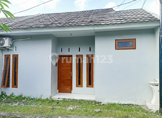 Rumah Kasihan, Selatan Kampus UMY. Dekat ke Kota Jogja Rumah Kasihan, Selatan Kampus UMY. Dekat ke Kota Jogja