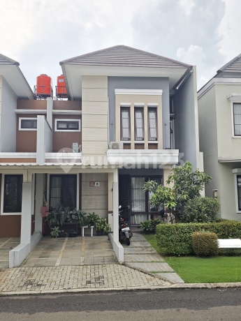 Dijual Rumah Cantik Dekat Pintu Tol di Kemang Permata