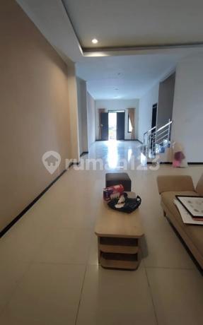 Dijual Rumah di Taman Mekar Utama di Jalan Utama Dijual Rumah di Taman Mekar Utama di Jalan Utama