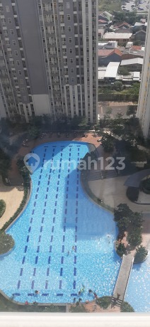 Sell Urgently: Springlake Summarecon Bekasi Apartment