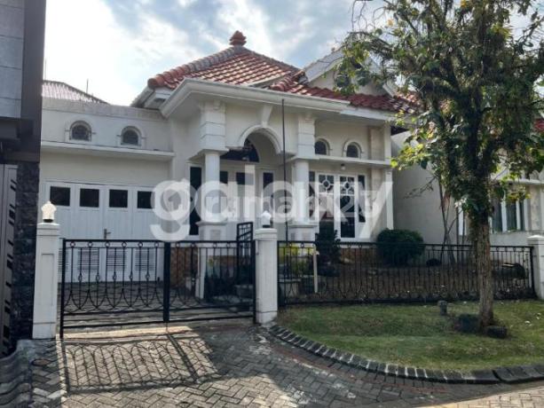 Rumah Istana Dieng Timur Bandulan Sukun Malang, Jawa Timur