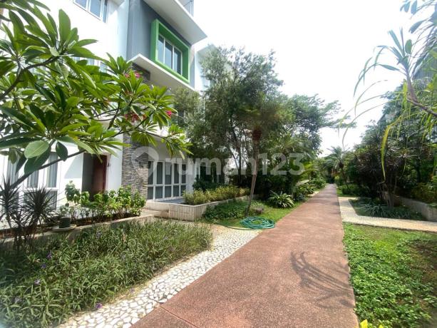 Luxury House Springhill Residence Golf View Kemayoran Best Price Deal