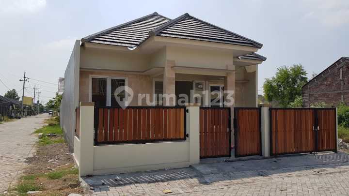 RUMAH MURAH SIAP HUNI DI GRAHA SURYANATA BENOWO BEBAS BANJIR RUMAH MURAH SIAP HUNI DI GRAHA SURYANATA BENOWO BEBAS BANJIR