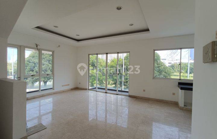 TERMURAH!!! Rumah Golf Residence Kemayoran View Golf Bagus, Deket Tol Kemayoran