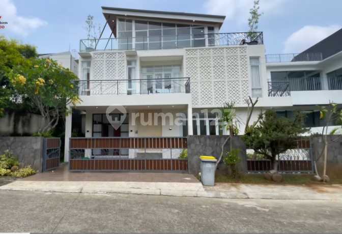 Rumah Mewah Siap Huni dengan Rooftop View Gunung Pancar di Cluster Santorini Rumah Mewah Siap Huni dengan Rooftop View Gunung Pancar di Cluster Santorini