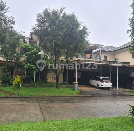 2-Story House Ready to Live In with Many Rooms in Atmosphere Cluster