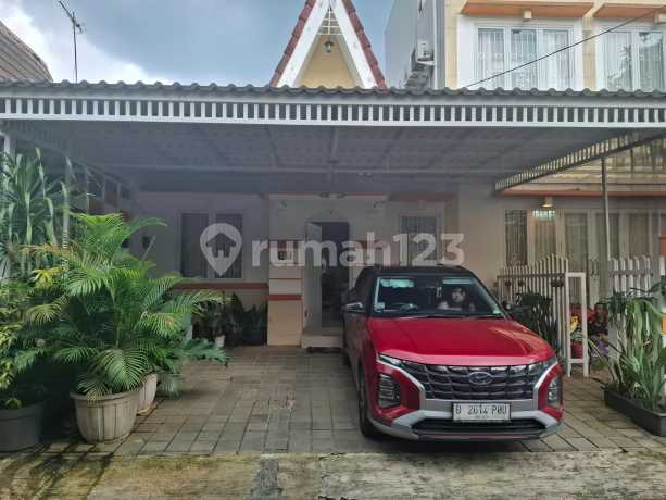 3-Storey House with 360-Degree Mountain View Ready to Occupy in Venesia Cluster