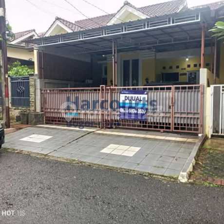 Housing in Bukit Cimanggu City, Taman Crysant Street Housing in Bukit Cimanggu City, Taman Crysant Street