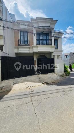 Take Over 2-Story House in Cilodong Depok at a Low Price, Only Requires Personal ID and Family Card Without Background Check, Access Close to Train Station and Depok City Square