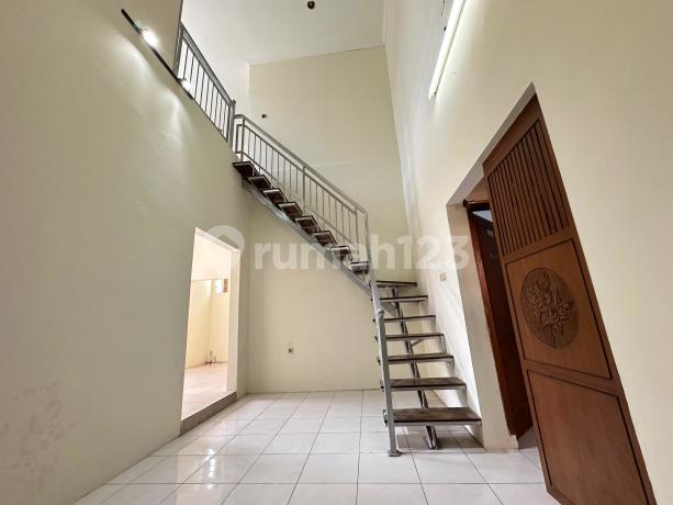 Rumah Murah 2 Lantai Bagus Shm Di Griya Kuning Asri Ciwastra