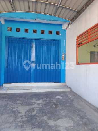 Ruko Di Jalan Raya Tropodo, Sidoarjo, Surabaya Ruko Di Jalan Raya Tropodo, Sidoarjo, Surabaya