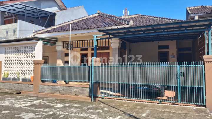 Dijual Cepat Rumah SHM Komplek Cci di Margahayu Permai Kopo Luas Nyaman dan bisa Nego Dijual Cepat Rumah SHM Komplek Cci di Margahayu Permai Kopo Luas Nyaman dan bisa Nego