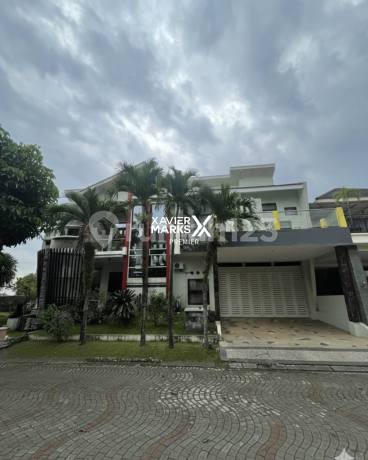 Rumah Mewah Furnish di Kawasan Elit Ijen Nirwana Kota Malang