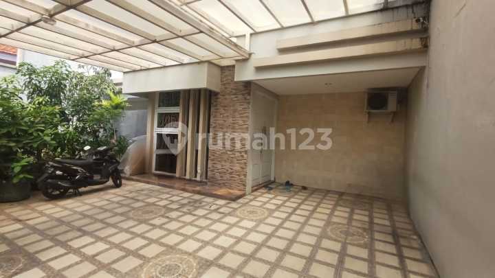 Rumah Tengah Kota Surabaya - Sidosermo Indah (3 Lantai)