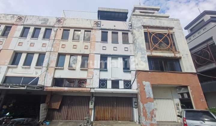 Strategic Shop House in the center of Surabaya (4 FLOORS) Jagir, Surabaya