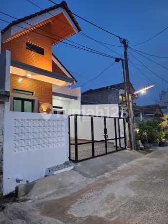 Dijual Rumah Estetik Dan.strategis Perumahan Irigasi Danita Bekasi Dijual Rumah Estetik Dan.strategis Perumahan Irigasi Danita Bekasi