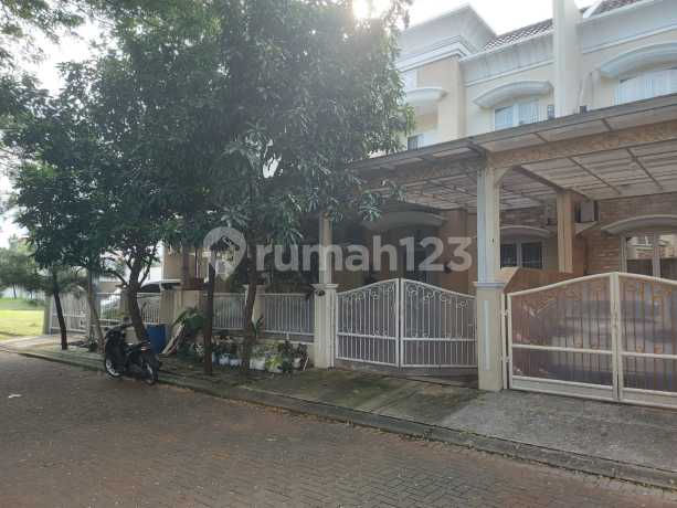 For Sale House in Royal Villas The Royal Residence Cakung For Sale House in Royal Villas The Royal Residence Cakung