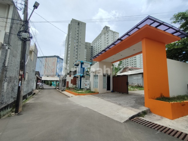 Rumah Mewah Strategis Dekat Kantor Walikota Tangsel Rumah Mewah Strategis Dekat Kantor Walikota Tangsel