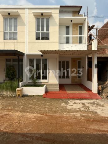 Rumah 2 Lantai Dekat Stasiun KRL Sudimara di Ciputat